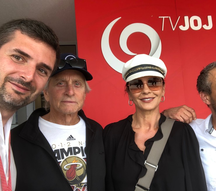 Adam Zavřel s Michaelom Douglasom a Catherine Zeta-Jones 