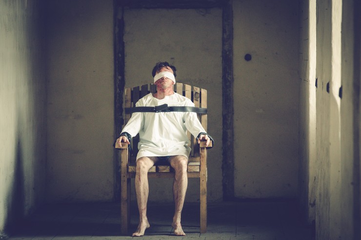 Trhlina - Martin Šalacha ako Walter Fischer