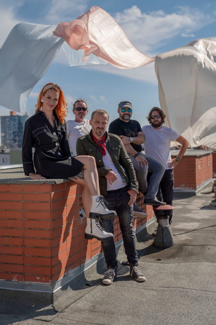 Som mama - Peter Bič Project - Videoklip k titulnej piesni Z Výšky