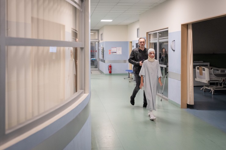 Nemocnica - nakrúcanie scény s dcérou Adama Ondruša