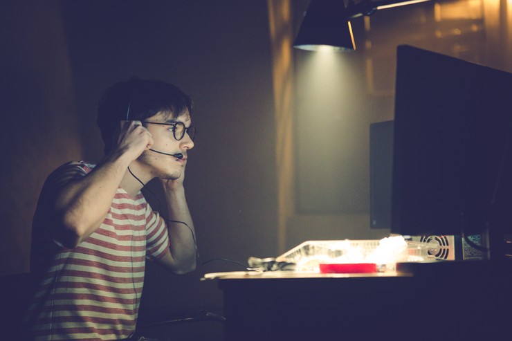 Dávid Hartl ako Andrej Bežanský v snímke Trhlina