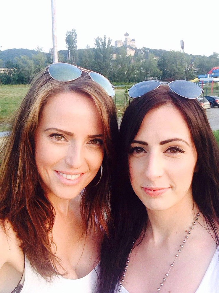 Zuzanita a jej sestra Katarína v roku 2014