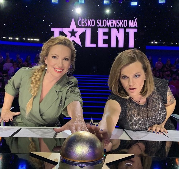 Porotkyne Diana Mórová a Marta Jandová na nakrúcaní 