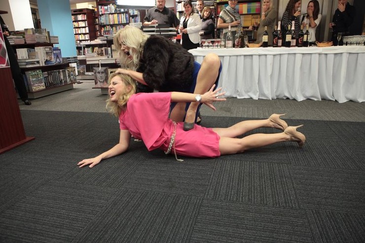 Alica a Evita bitka na krste - Panelák 4