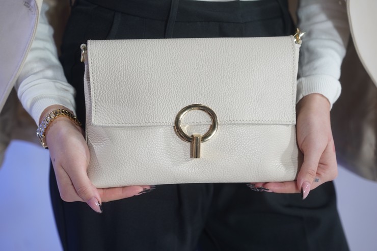 Nákupné maniačky téma Ako po masle - Ema