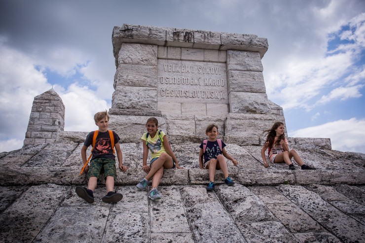 Prázdniny - Výlet na Bradlo