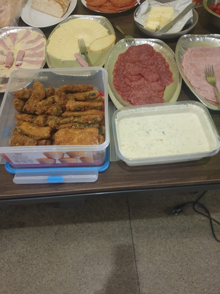 Hranica - Hana Gregorová pripravila kolegom hody