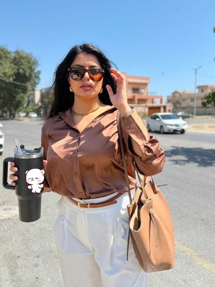 Nákupné maniačky - saténová košeľa