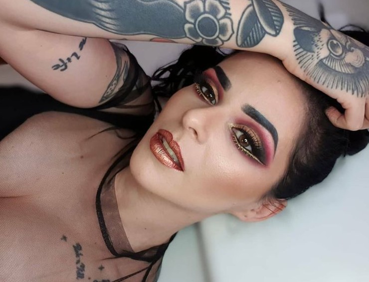 Dominika zo šou Bez servítky