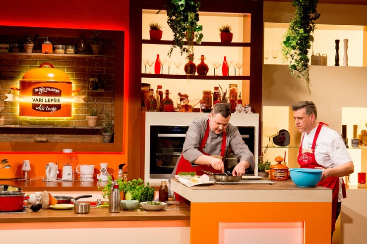 Moja mama -  Marek Ort varí s Martinom Korbeličom