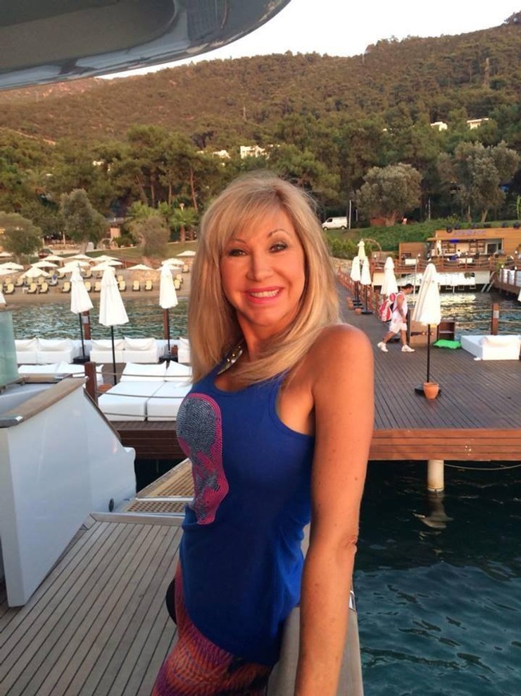 Carmen má nový účes 4