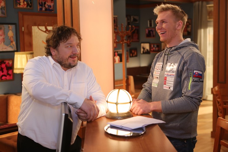 adam zampa v panelaku2