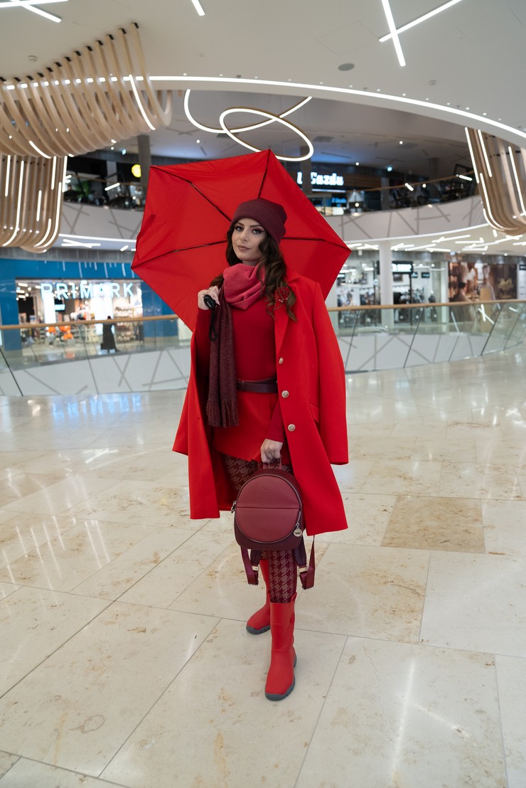 Nákupné maniačky: Súťažiace v zahalených outfitoch