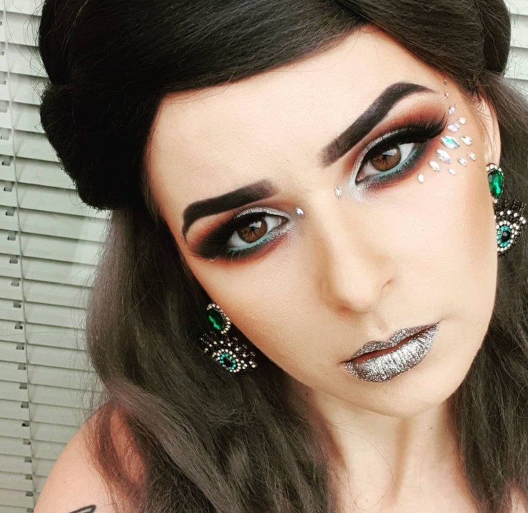 Dominika zo šou Bez servítky