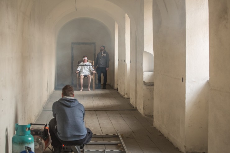 Trhlina - Martin Šalacha ako Walter Fischer