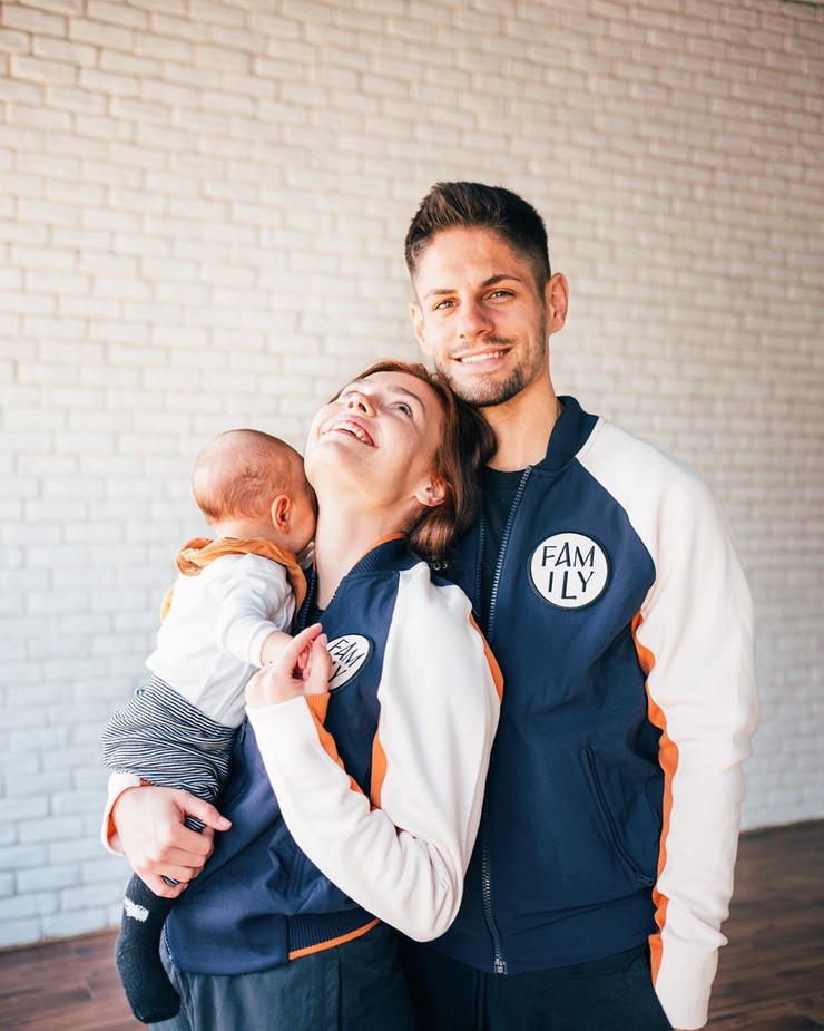 Mary Bartalos s manželom Adriánom a synčekom Noelom