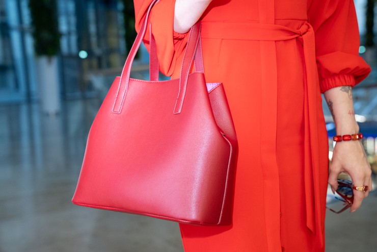 Nákupné maniačky téma 50 odtieňov červenej - Aneta