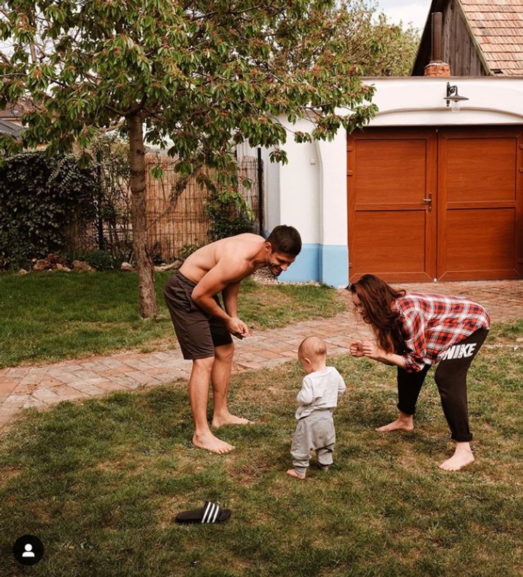 Mary Bartalos s rodinou