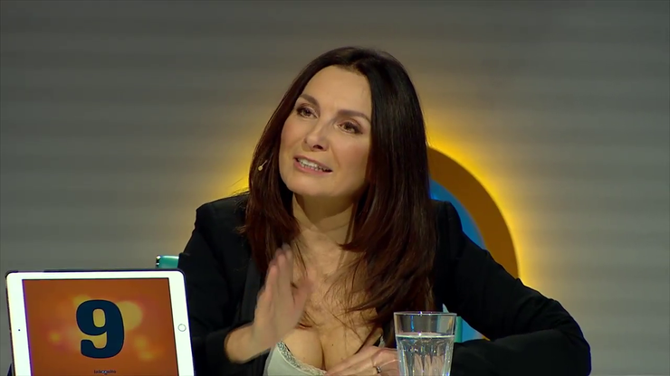 Henrieta Mičkovicová a jej výstrih