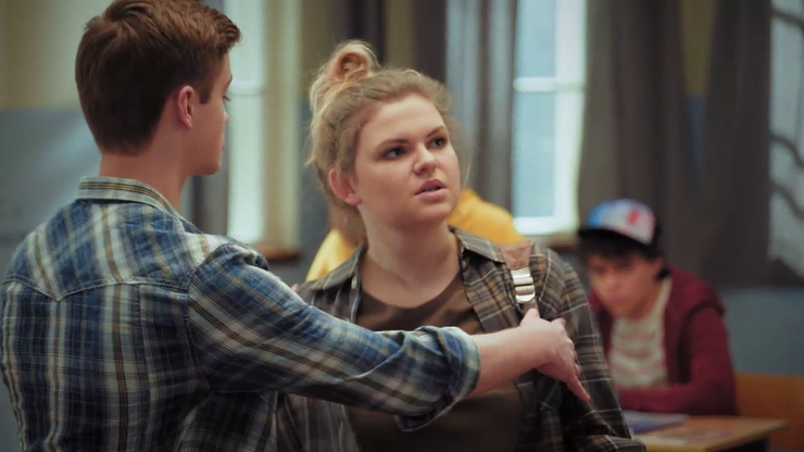 Nový život - Laura Kronauerová ako bitkárka Vanesa