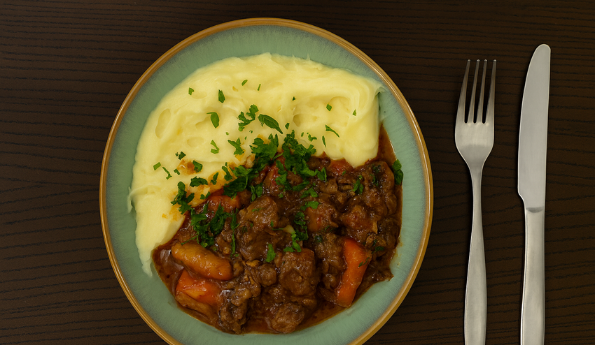 HLAVNÉ JEDLO - Hovädzie mäso so zemiakovou kašou