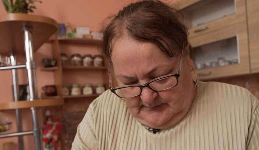 Veľký návrat na JOJku: Tušíte, odkiaľ vám je prísna Frída z Bez servítky povedomá?