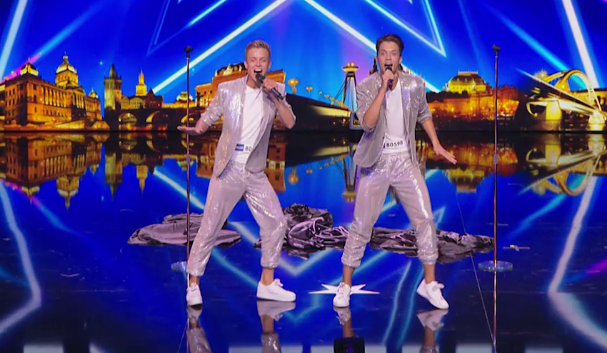 Vystúpenie ako vystrihnuté z retro Silvestra: Trblietavé duo porotu príliš nenadchlo!
