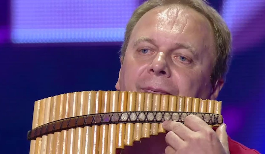 Radšej hrá na pohreboch ako na svadbách: Jeho nástroj sú indiánske píšťaly