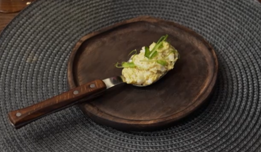 Predjedlo: Z regálu utekal za ním do chladničky