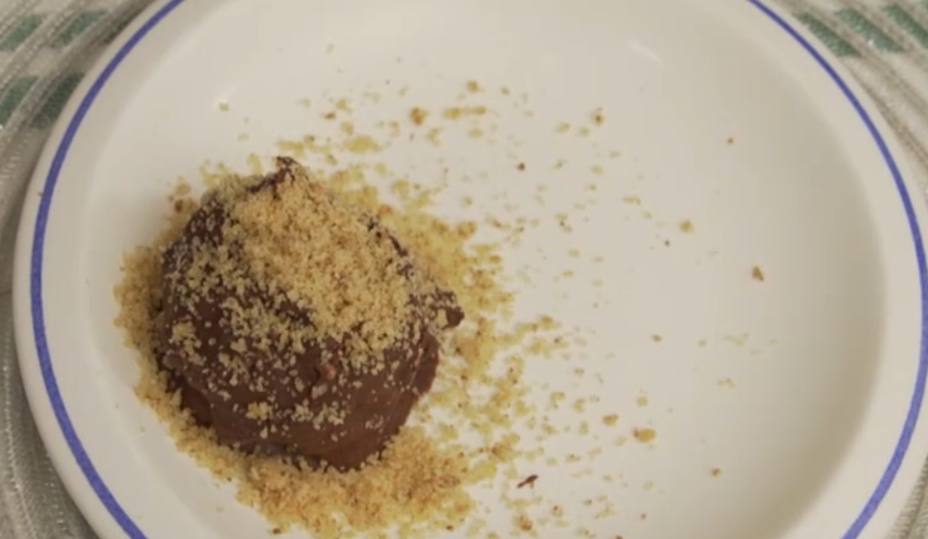 Dezert: A monkey in the coconut