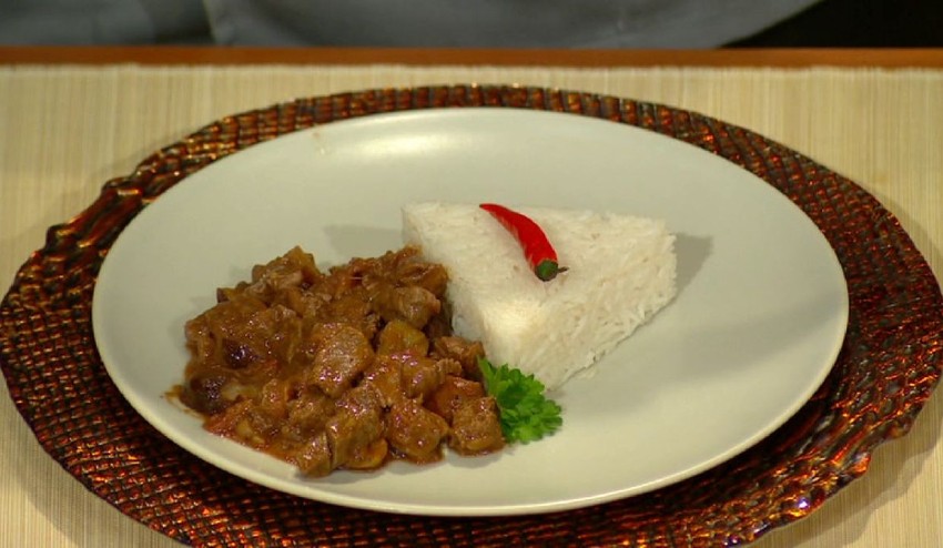 Hovädzí guláš s ryžou