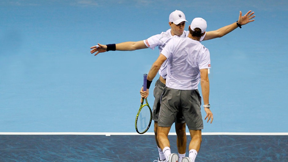 Americkí bratia Bob a Mike Bryanovci predvideli tenisovú lahôdku