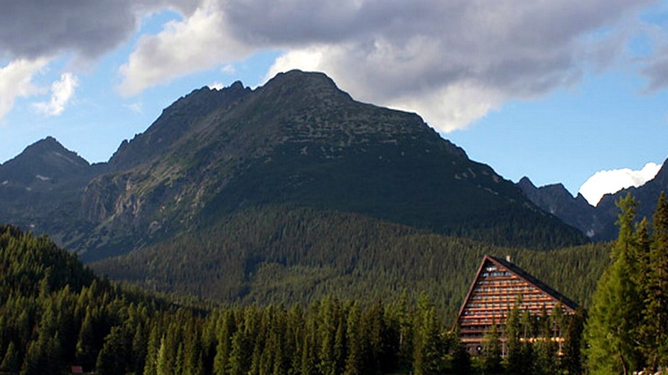 Štrbské pleso v pozadí hotel
