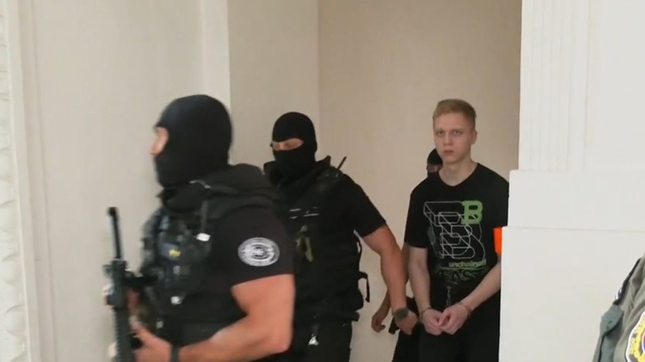 Samuel sa postavil pred súd