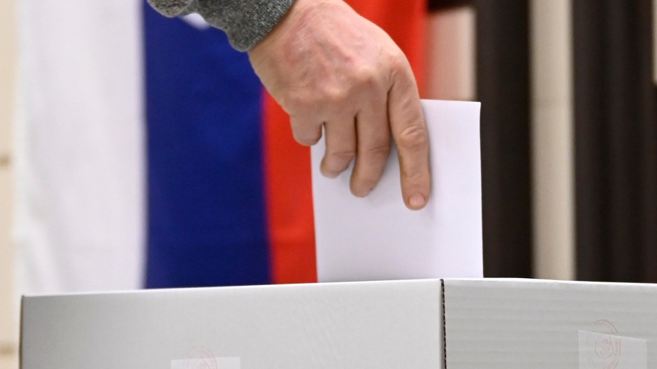 voľby urna obálka il