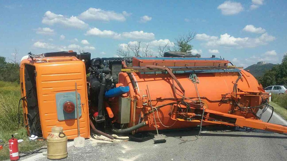 nehoda cisterny v Malackách