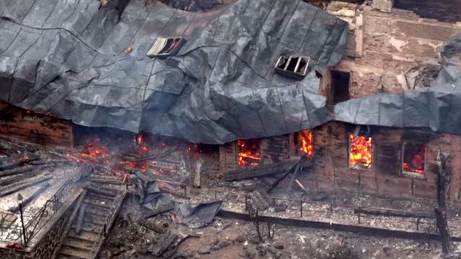 V českom národom parku vypukol rozsiahly požiar, zhoreli historické chaty 