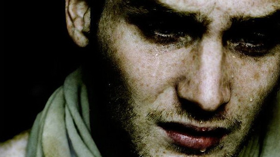 muz chlap, slzy, place