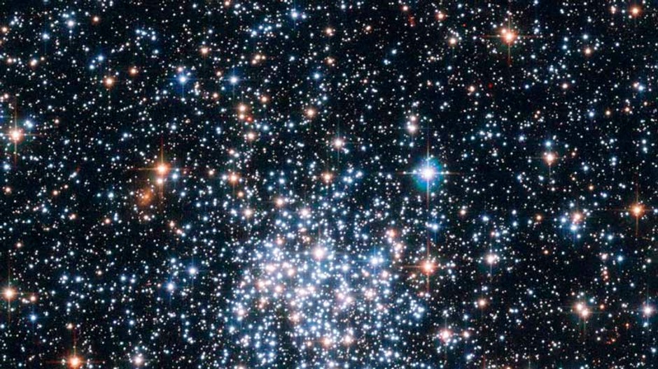 Nový objav astronómov zvýšil počet hviezd vo vesmíre až trojnásobne. Tie hviezdy tam boli aj predtým, no doteraz sme o nich nevedeli. Spolu s počtom hviezd sa zvýšil aj možný počet planét, na ktorých by mohol existovať život. 

Ten nový objav sa týka če