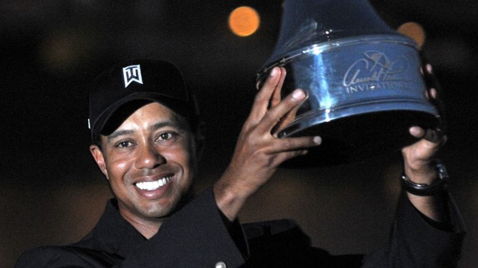 Woods s trofejou