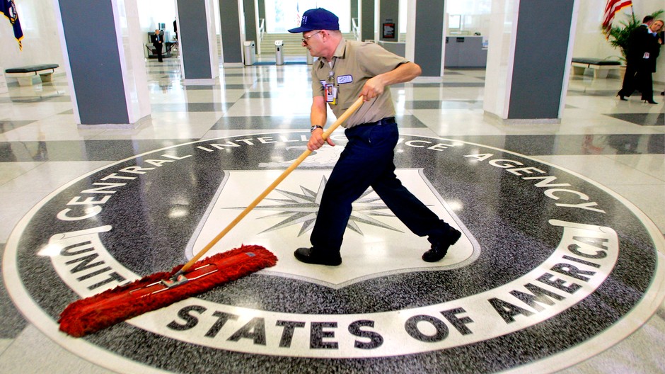 CIA - logo na dlážke v budove