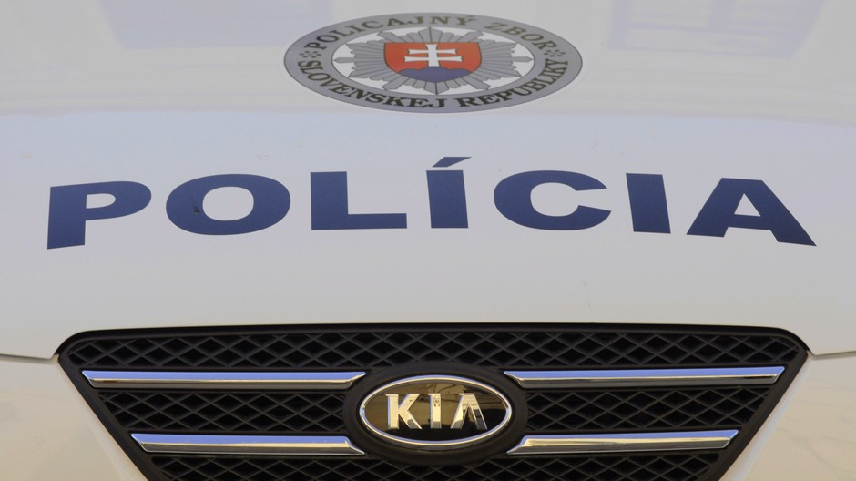 policajné auto, polícia, ilustračné foto