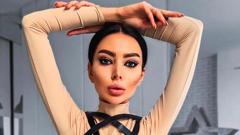 Alena Omovych