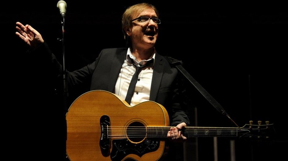 Miroslav Žbirka s gitarou, Trenčín