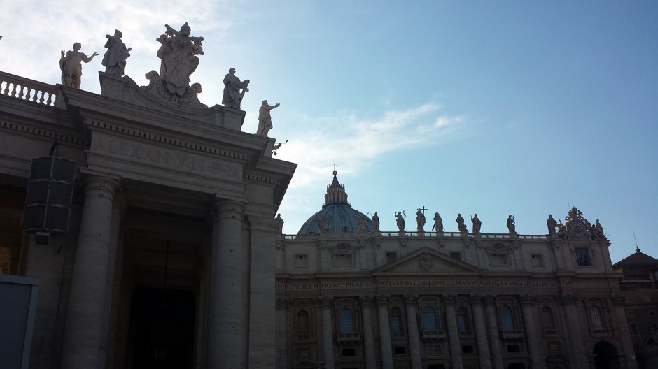 Vatikán pred svätorečením Jána Pavla II. a Jána XXIII.