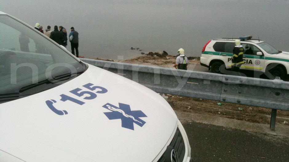 Mŕtvola muža_Dunaj_polícia_telo_vytiahnutie