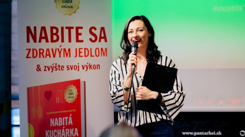 NABITÁ KUCHÁRKA cover