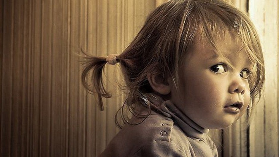 dievcatko sa pozera, skolkar