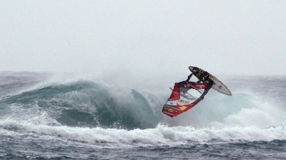 windsurfing