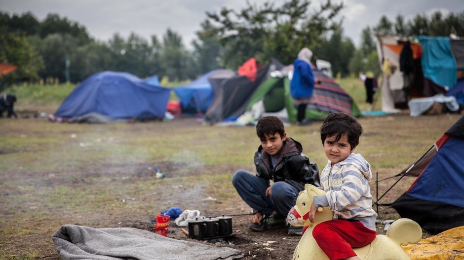 Deti, Maďarsko, migranti, hračky